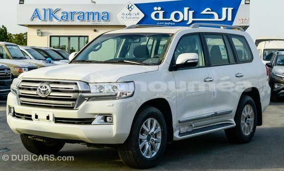Acheter Import Voiture Toyota Land Cruiser Blanc à Import - Dubai, Iles Acheter Import Voiture Toyota Land Cruiser Blanc à Import - Dubai, Iles