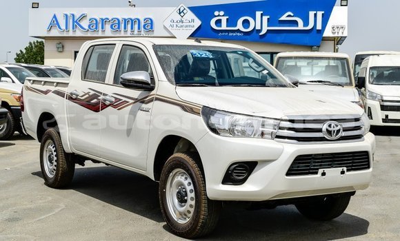 Acheter Import Voiture Toyota Hilux Blanc à Import - Dubai, Iles Acheter Import Voiture Toyota Hilux Blanc à Import - Dubai, Iles