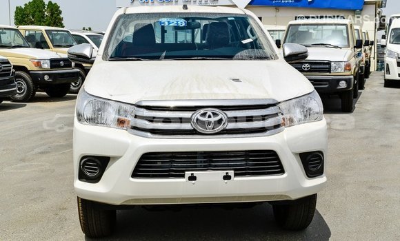 Acheter Import Voiture Toyota Hilux Blanc à Import - Dubai, Iles Acheter Import Voiture Toyota Hilux Blanc à Import - Dubai, Iles