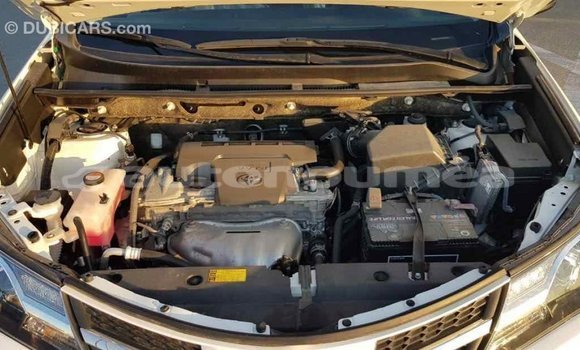 Acheter Import Voiture Toyota RAV4 Blanc à Import - Dubai, Iles Acheter Import Voiture Toyota RAV4 Blanc à Import - Dubai, Iles