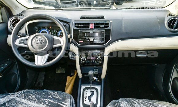 Acheter Import Voiture Toyota Rush Marron à Import - Dubai, Iles Acheter Import Voiture Toyota Rush Marron à Import - Dubai, Iles