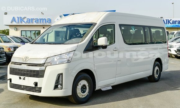 Acheter Import Voiture Toyota Hiace Blanc à Import - Dubai, Iles Acheter Import Voiture Toyota Hiace Blanc à Import - Dubai, Iles