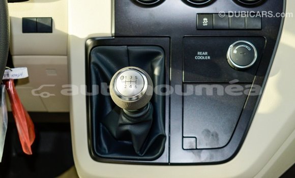 Acheter Import Voiture Toyota Hiace Blanc à Import - Dubai, Iles Acheter Import Voiture Toyota Hiace Blanc à Import - Dubai, Iles