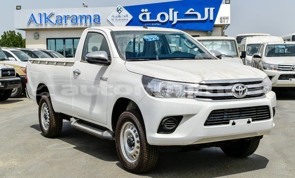 Acheter Import Voiture Toyota Hilux Blanc à Import - Dubai, Iles Acheter Import Voiture Toyota Hilux Blanc à Import - Dubai, Iles