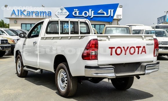 Acheter Import Voiture Toyota Hilux Blanc à Import - Dubai, Iles Acheter Import Voiture Toyota Hilux Blanc à Import - Dubai, Iles