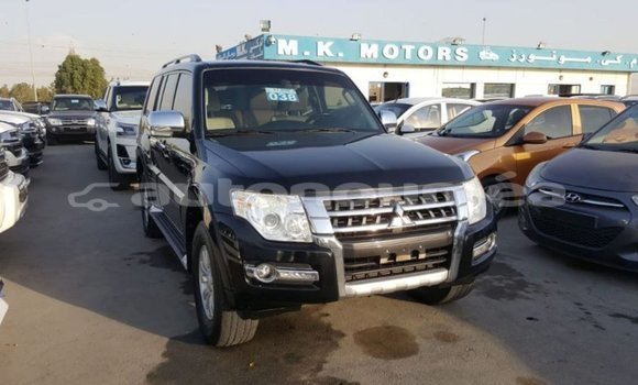Acheter Import Voiture Mitsubishi Pajero Noir à Import - Dubai, Iles Acheter Import Voiture Mitsubishi Pajero Noir à Import - Dubai, Iles