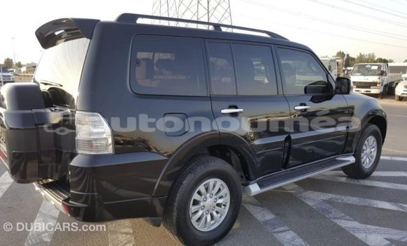 Acheter Import Voiture Mitsubishi Pajero Noir à Import - Dubai, Iles Acheter Import Voiture Mitsubishi Pajero Noir à Import - Dubai, Iles