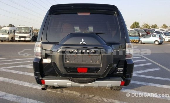 Acheter Import Voiture Mitsubishi Pajero Noir à Import - Dubai, Iles Acheter Import Voiture Mitsubishi Pajero Noir à Import - Dubai, Iles
