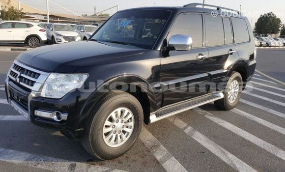 Acheter Import Voiture Mitsubishi Pajero Noir à Import - Dubai, Iles Acheter Import Voiture Mitsubishi Pajero Noir à Import - Dubai, Iles