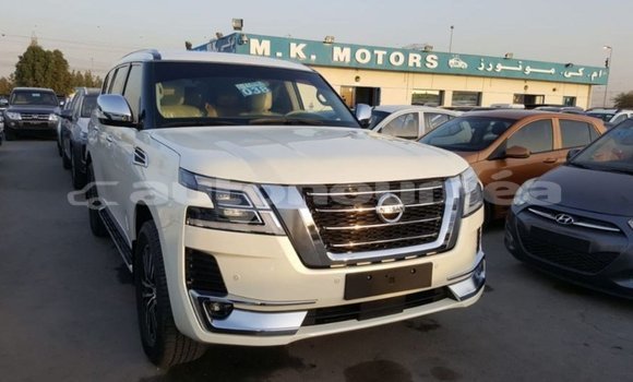 Buy Import Nissan Patrol White Car in Import - Dubai in Iles Buy Import Nissan Patrol White Car in Import - Dubai in Iles
