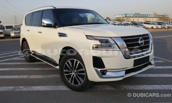 Buy Import Nissan Patrol White Car in Import - Dubai in Iles Buy Import Nissan Patrol White Car in Import - Dubai in Iles