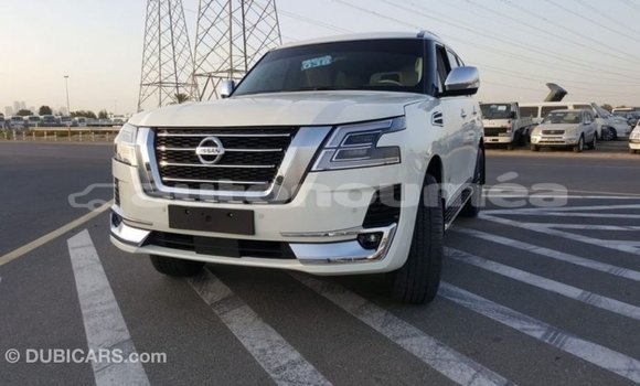 Buy Import Nissan Patrol White Car in Import - Dubai in Iles Buy Import Nissan Patrol White Car in Import - Dubai in Iles