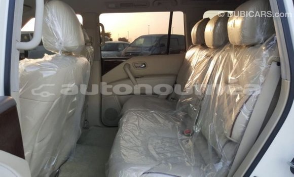 Buy Import Nissan Patrol White Car in Import - Dubai in Iles Buy Import Nissan Patrol White Car in Import - Dubai in Iles