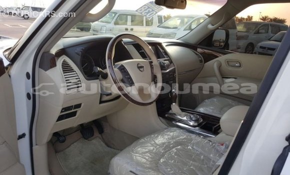 Buy Import Nissan Patrol White Car in Import - Dubai in Iles Buy Import Nissan Patrol White Car in Import - Dubai in Iles