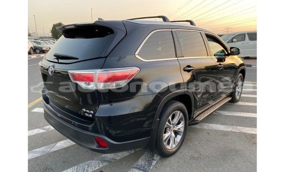 Acheter Import Voiture Toyota Highlander Noir à Import - Dubai, Iles Acheter Import Voiture Toyota Highlander Noir à Import - Dubai, Iles
