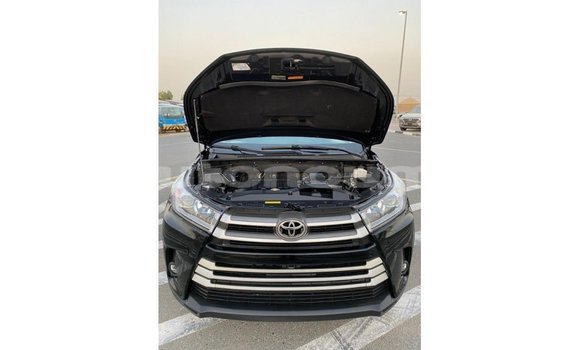 Acheter Import Voiture Toyota Highlander Noir à Import - Dubai, Iles Acheter Import Voiture Toyota Highlander Noir à Import - Dubai, Iles
