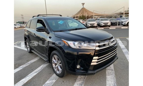 Acheter Import Voiture Toyota Highlander Noir à Import - Dubai, Iles Acheter Import Voiture Toyota Highlander Noir à Import - Dubai, Iles