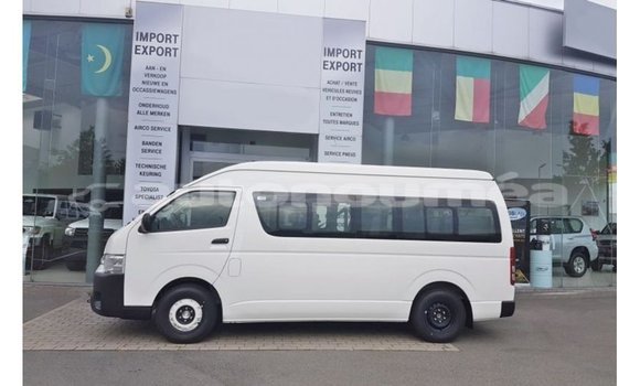 Buy Import Toyota Hiace White Car in Import - Dubai in Iles Buy Import Toyota Hiace White Car in Import - Dubai in Iles