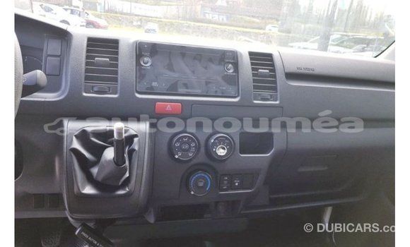 Acheter Import Voiture Toyota Hiace Blanc à Import - Dubai, Iles Acheter Import Voiture Toyota Hiace Blanc à Import - Dubai, Iles