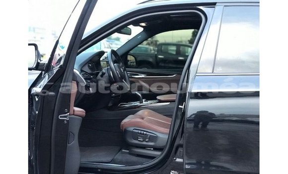 Acheter Import Voiture BMW X5 Noir à Import - Dubai, Iles Acheter Import Voiture BMW X5 Noir à Import - Dubai, Iles