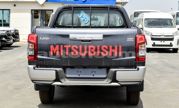 Buy Import Mitsubishi L200 Black Car in Import - Dubai in Iles Buy Import Mitsubishi L200 Black Car in Import - Dubai in Iles