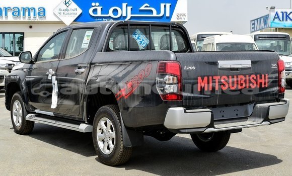 Buy Import Mitsubishi L200 Black Car in Import - Dubai in Iles Buy Import Mitsubishi L200 Black Car in Import - Dubai in Iles
