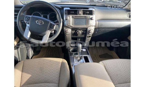 Buy Import Toyota HiAce White Truck in Import - Dubai in Iles Buy Import Toyota HiAce White Truck in Import - Dubai in Iles