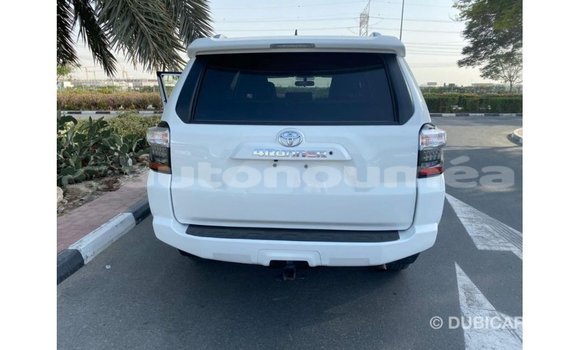 Buy Import Toyota HiAce White Truck in Import - Dubai in Iles Buy Import Toyota HiAce White Truck in Import - Dubai in Iles