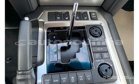 Buy Import Toyota Land Cruiser Other Car in Import - Dubai in Iles Buy Import Toyota Land Cruiser Other Car in Import - Dubai in Iles