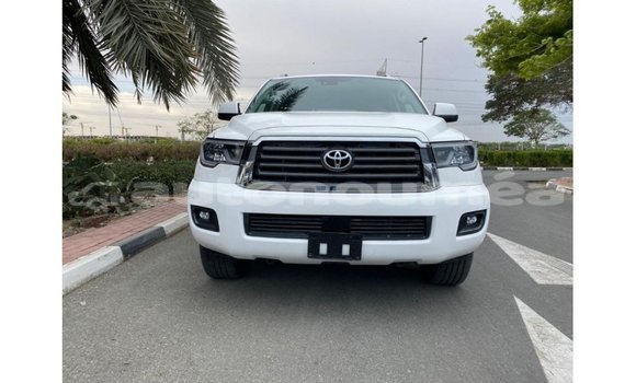 Buy Import Toyota Sequoia White Car in Import - Dubai in Iles Buy Import Toyota Sequoia White Car in Import - Dubai in Iles