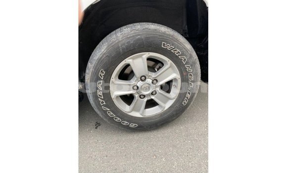 Buy Import Toyota Sequoia White Car in Import - Dubai in Iles Buy Import Toyota Sequoia White Car in Import - Dubai in Iles