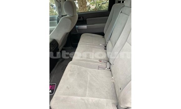 Buy Import Toyota Sequoia White Car in Import - Dubai in Iles Buy Import Toyota Sequoia White Car in Import - Dubai in Iles