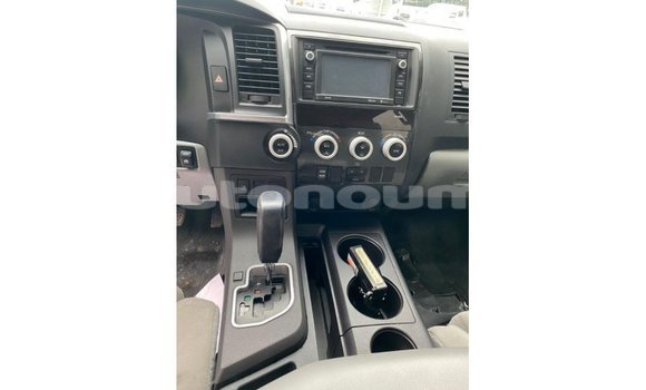 Buy Import Toyota Sequoia White Car in Import - Dubai in Iles Buy Import Toyota Sequoia White Car in Import - Dubai in Iles