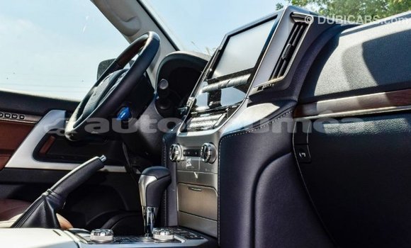 Acheter Import Voiture Toyota Land Cruiser Noir à Import - Dubai, Iles Acheter Import Voiture Toyota Land Cruiser Noir à Import - Dubai, Iles