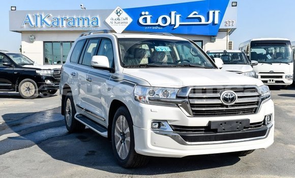 Acheter Import Voiture Toyota Land Cruiser Blanc à Import - Dubai, Iles Acheter Import Voiture Toyota Land Cruiser Blanc à Import - Dubai, Iles