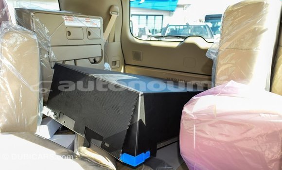 Acheter Import Voiture Toyota Land Cruiser Blanc à Import - Dubai, Iles Acheter Import Voiture Toyota Land Cruiser Blanc à Import - Dubai, Iles