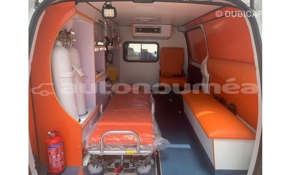 Buy Import Hyundai Accent White Car in Import - Dubai in Iles Buy Import Hyundai Accent White Car in Import - Dubai in Iles