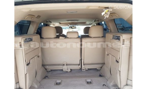 Acheter Import Voiture Toyota Land Cruiser Blanc à Import - Dubai, Iles Acheter Import Voiture Toyota Land Cruiser Blanc à Import - Dubai, Iles