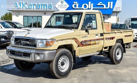 Acheter Import Voiture Toyota Land Cruiser Beige à Import - Dubai, Iles Acheter Import Voiture Toyota Land Cruiser Beige à Import - Dubai, Iles