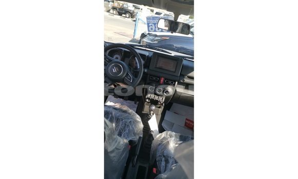 Acheter Import Voiture Suzuki Jimny Vert à Import - Dubai, Iles Acheter Import Voiture Suzuki Jimny Vert à Import - Dubai, Iles