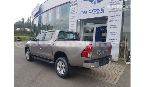 Buy Import Toyota Hilux Other Car in Import - Dubai in Iles Buy Import Toyota Hilux Other Car in Import - Dubai in Iles