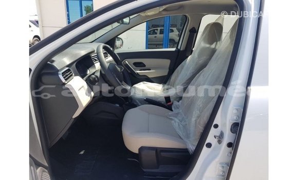 Buy Import Renault 19 White Car in Import - Dubai in Iles Buy Import Renault 19 White Car in Import - Dubai in Iles