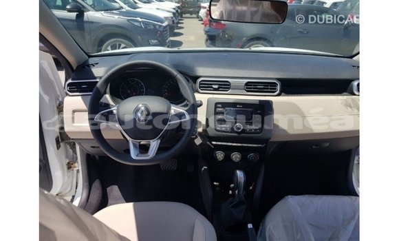 Buy Import Renault 19 White Car in Import - Dubai in Iles Buy Import Renault 19 White Car in Import - Dubai in Iles