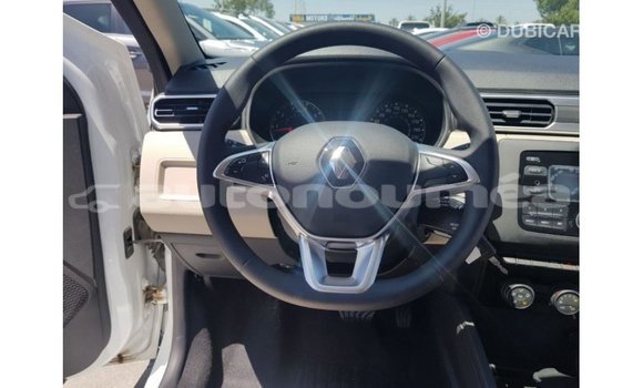 Buy Import Renault 19 White Car in Import - Dubai in Iles Buy Import Renault 19 White Car in Import - Dubai in Iles