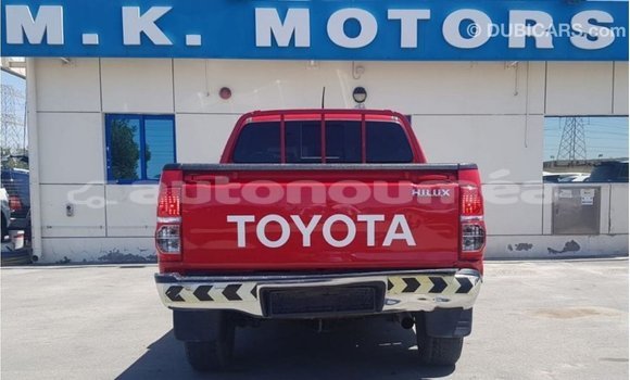 Acheter Import Voiture Toyota Hilux Rouge à Import - Dubai, Iles Acheter Import Voiture Toyota Hilux Rouge à Import - Dubai, Iles