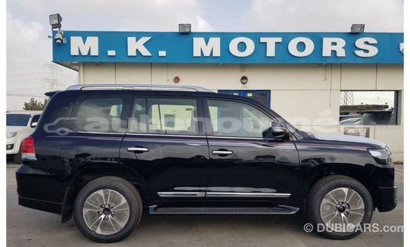 Buy Import Toyota Land Cruiser Black Car in Import - Dubai in Iles Buy Import Toyota Land Cruiser Black Car in Import - Dubai in Iles
