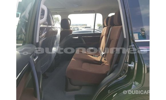 Buy Import Toyota Land Cruiser Black Car in Import - Dubai in Iles Buy Import Toyota Land Cruiser Black Car in Import - Dubai in Iles