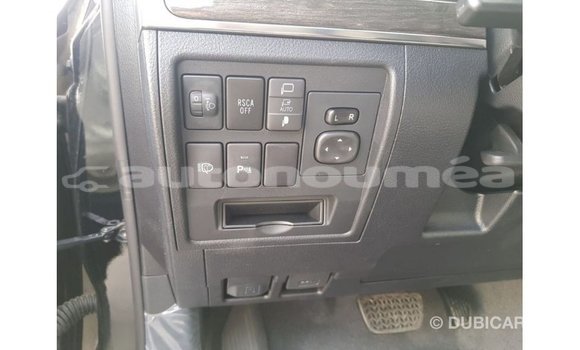 Buy Import Toyota Land Cruiser Black Car in Import - Dubai in Iles Buy Import Toyota Land Cruiser Black Car in Import - Dubai in Iles