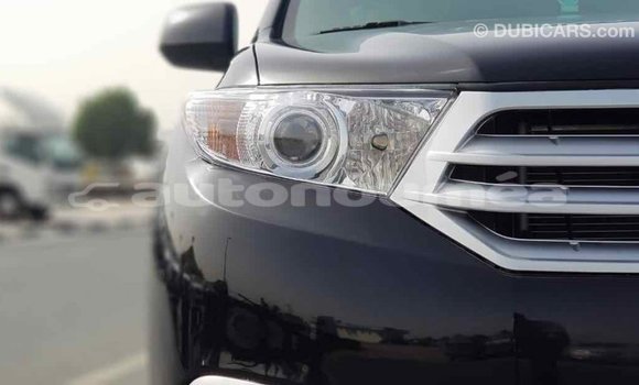 Acheter Import Voiture Toyota Highlander Noir à Import - Dubai, Iles Acheter Import Voiture Toyota Highlander Noir à Import - Dubai, Iles
