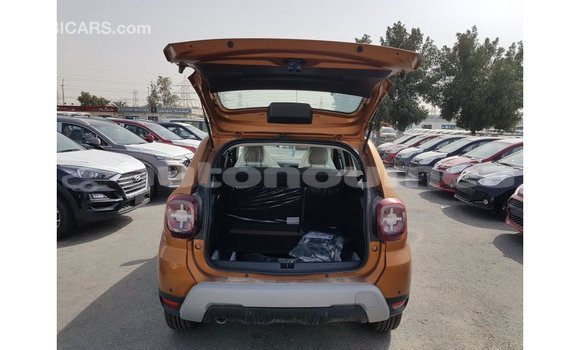 Buy Import Renault 19 Green Car in Import - Dubai in Iles Buy Import Renault 19 Green Car in Import - Dubai in Iles